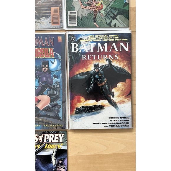 Lot of 10 Comics Batman, Vampirella, Books of Magic, DC and Others, Mixed Lot - Picture 6 of 12
